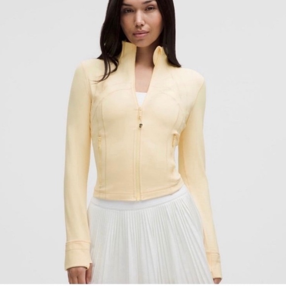 lululemon athletica Tops - 💛Butter Cream💛 Cropped Define Size 2